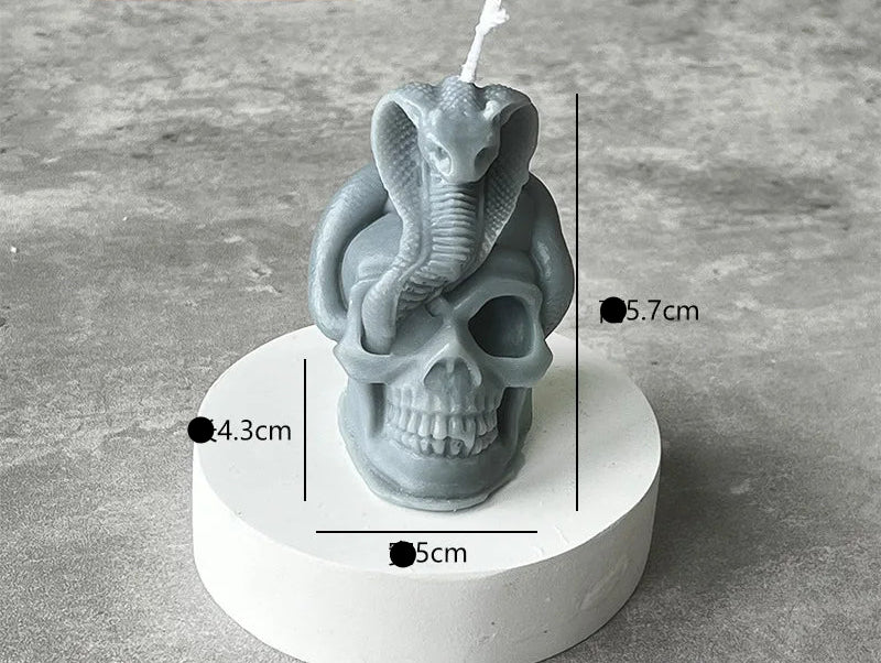 Cobra Skull Candle