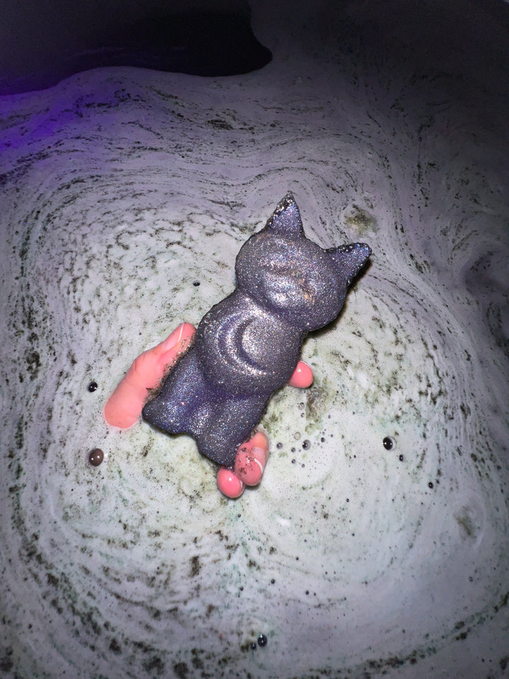 Crystal Cat Bath Bomb