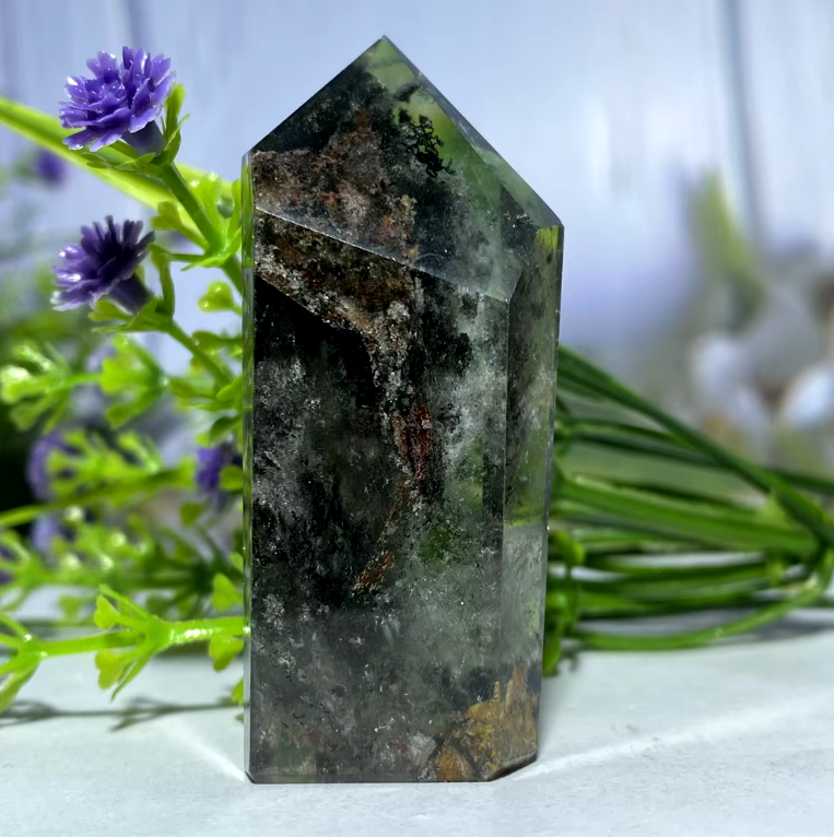 Green Phantom Ghost Quartz Oblesik